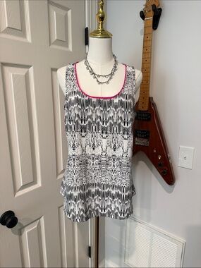 Saks Fifth Avenue Black & White Printed Scoop Tank with Pink Trim